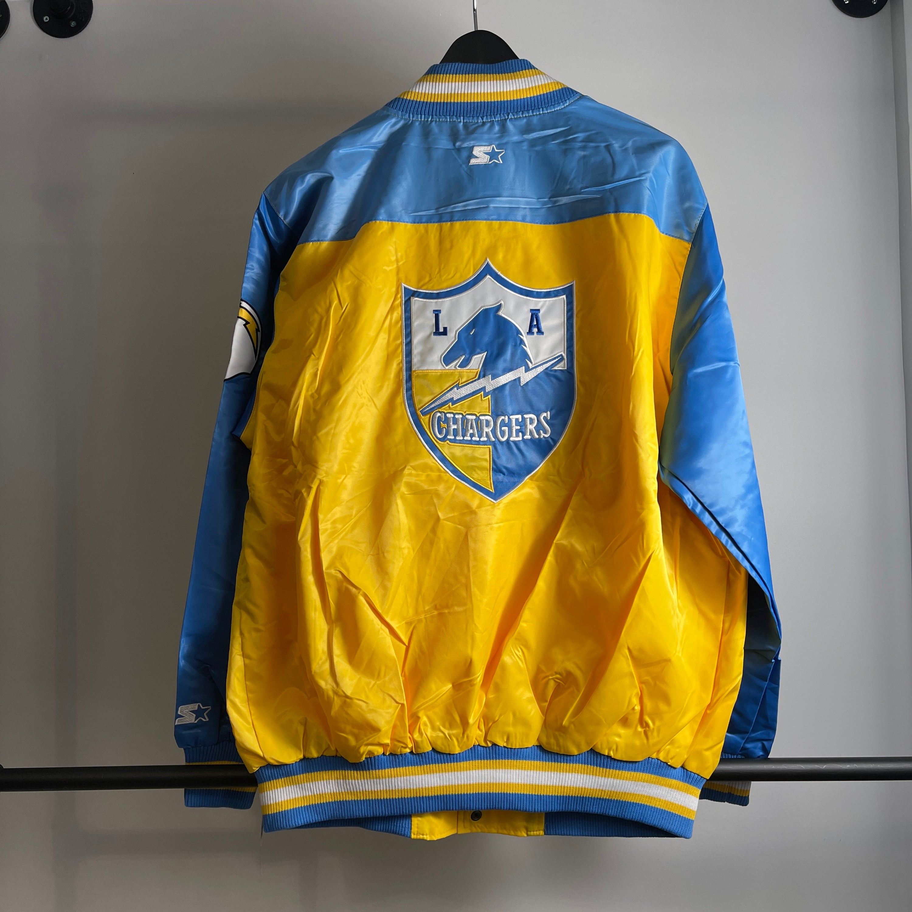 Starter NFL Los Angeles Chargers Light Weight Jacket Size XXL