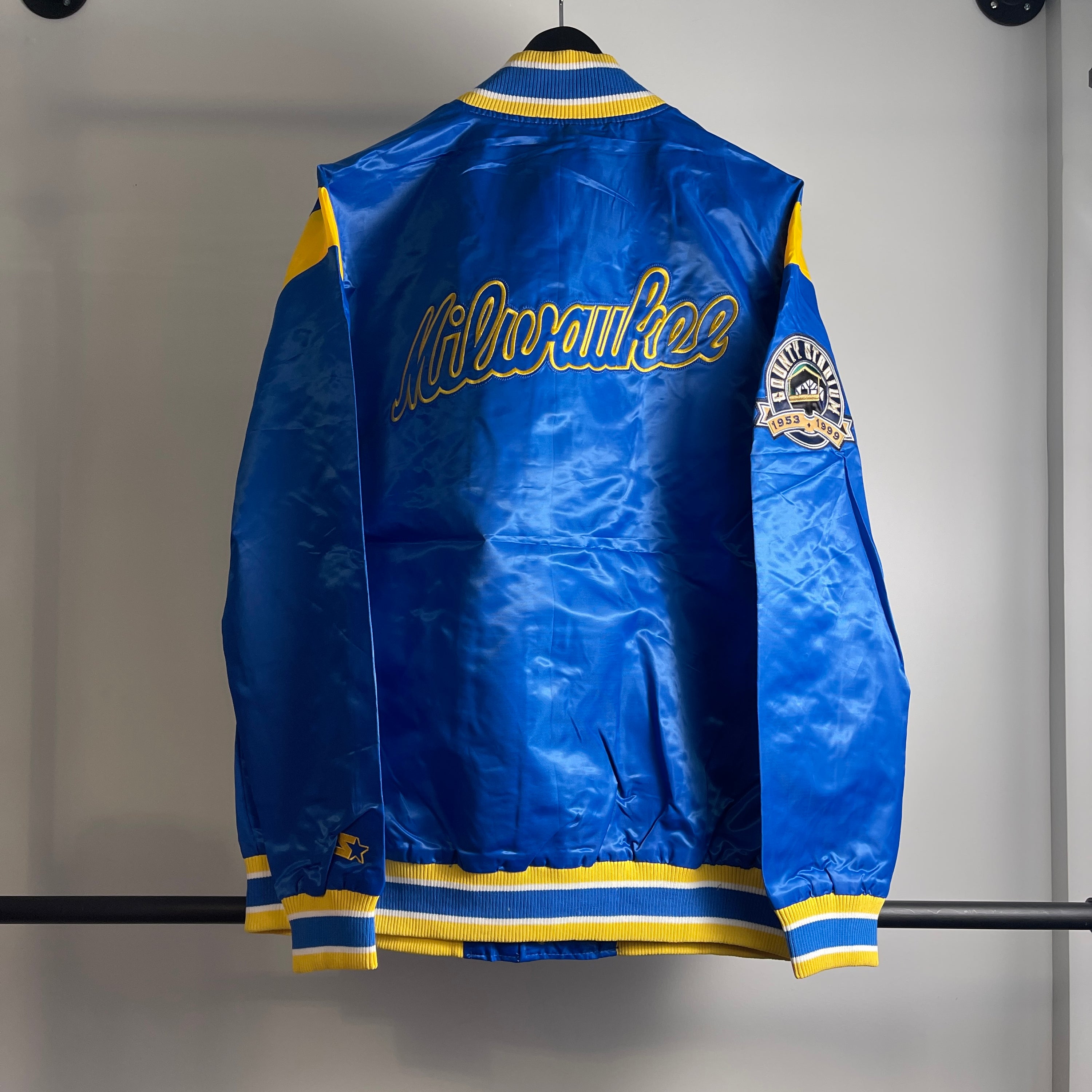 Starter MLB Milwaukee Brewers Light Weight Jacket Size L