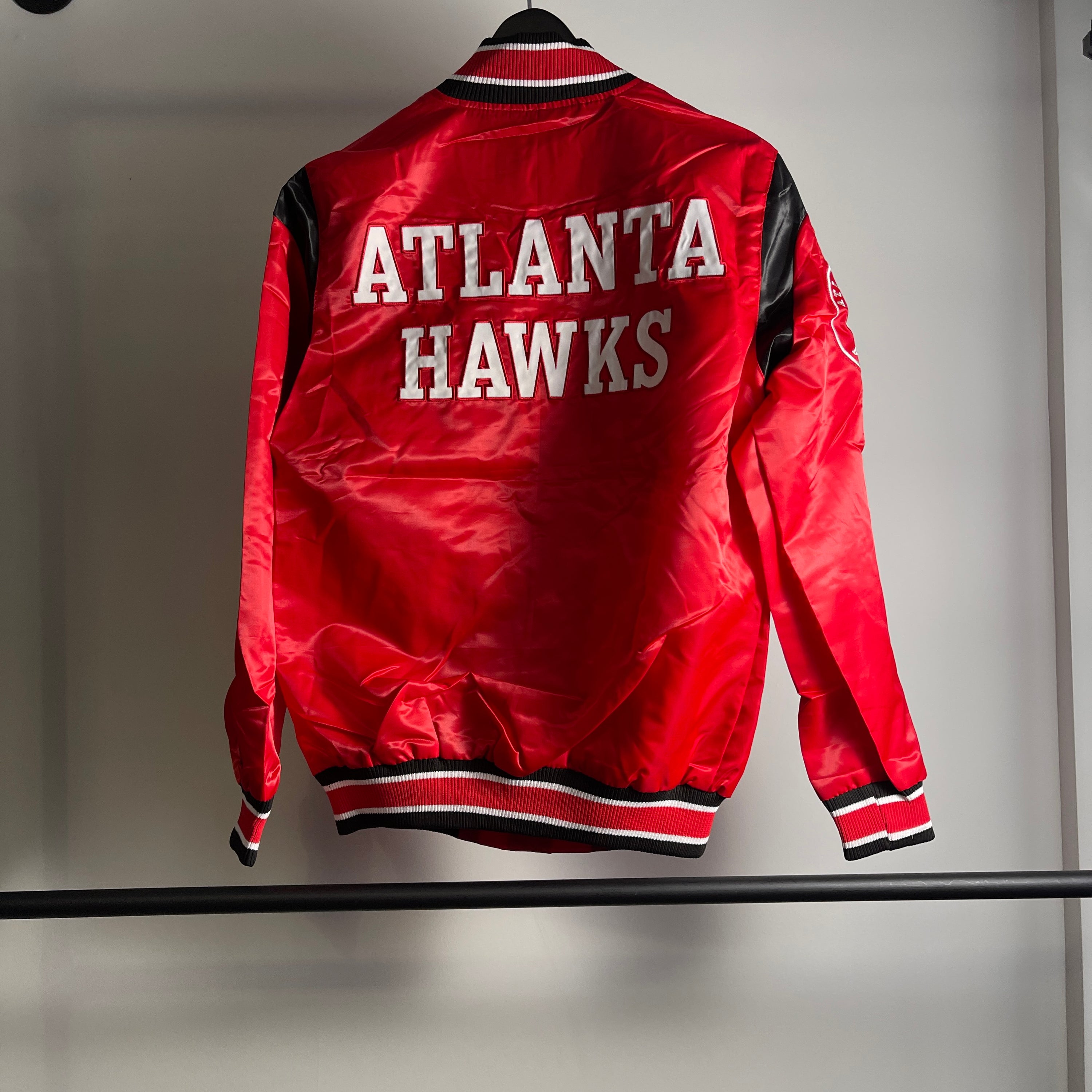 Starter NBA Atlanta Hawks Light Weight Jacket Size S