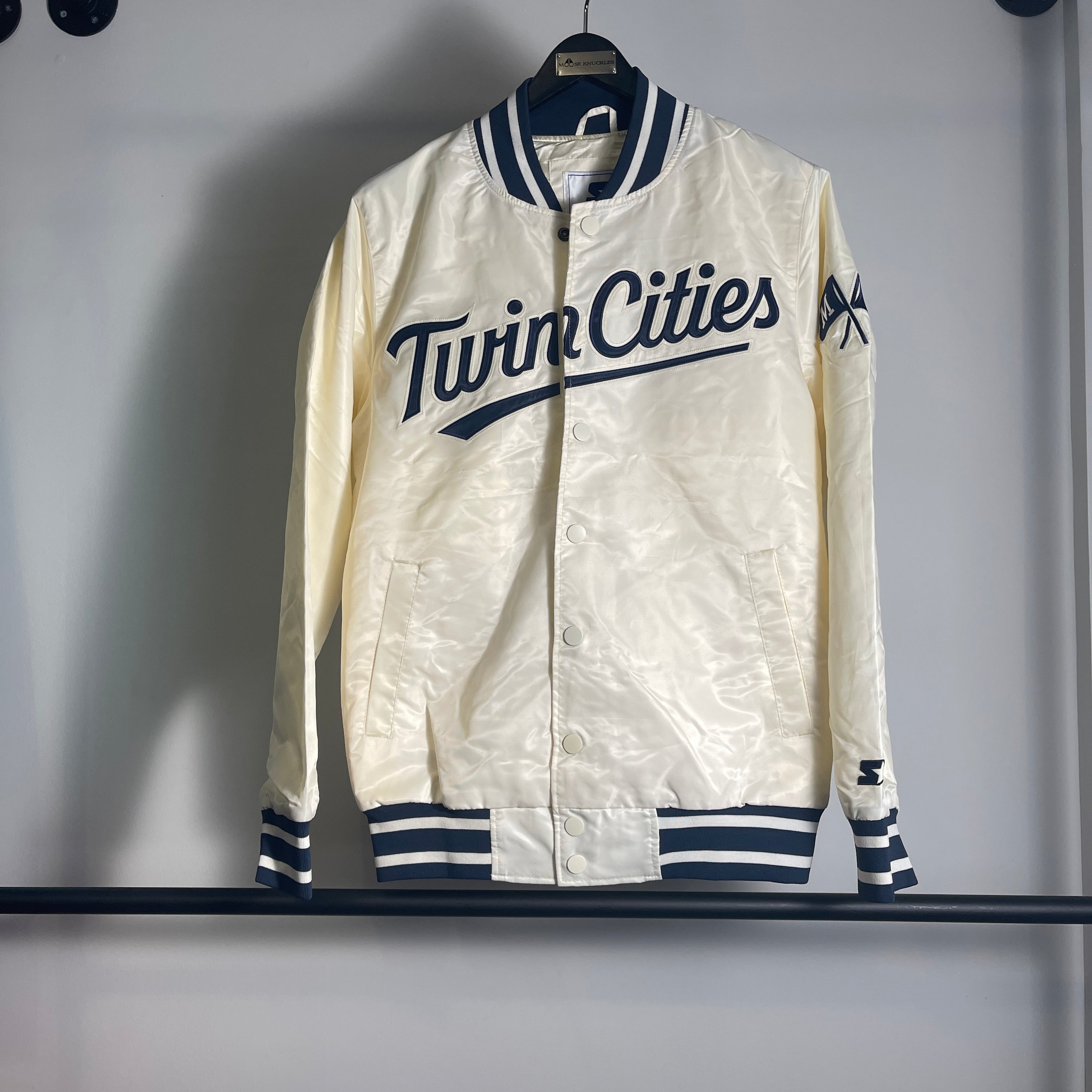 Starter MLBMinnesota Twins Light Weight Jacket Size M